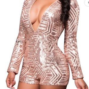 Xtaren Women's Deep V Neck Rose Gold Sequin Short Jumpsuit Romper Size Large